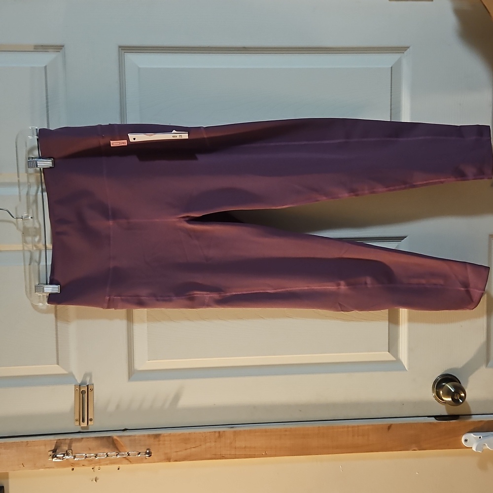 LEG3ND WOMEN'S CROPPED LEGGING: PURPLE: NEW WITH TAGS: SIZE L